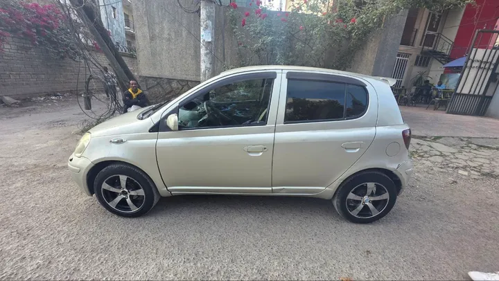 Toyota Vitz 2002 Automatic – photo 3