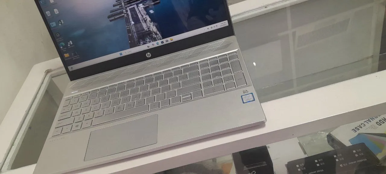 HP Pavilion i5 Touchscreen Laptop – photo 3