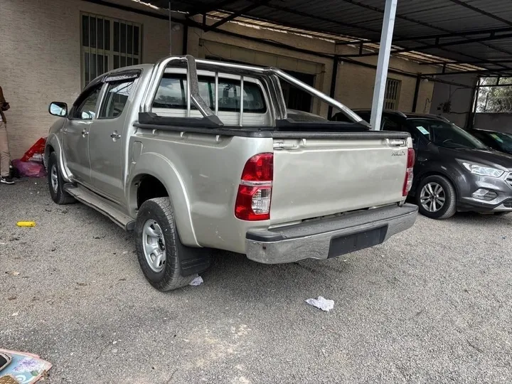 2010 Toyota Hilux Double Cab – photo 3