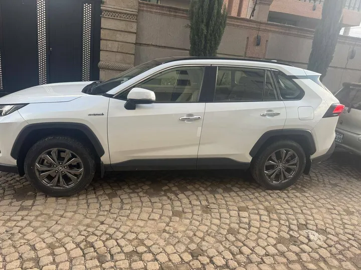 Toyota RAV4 Hybrid 2023 – photo 3