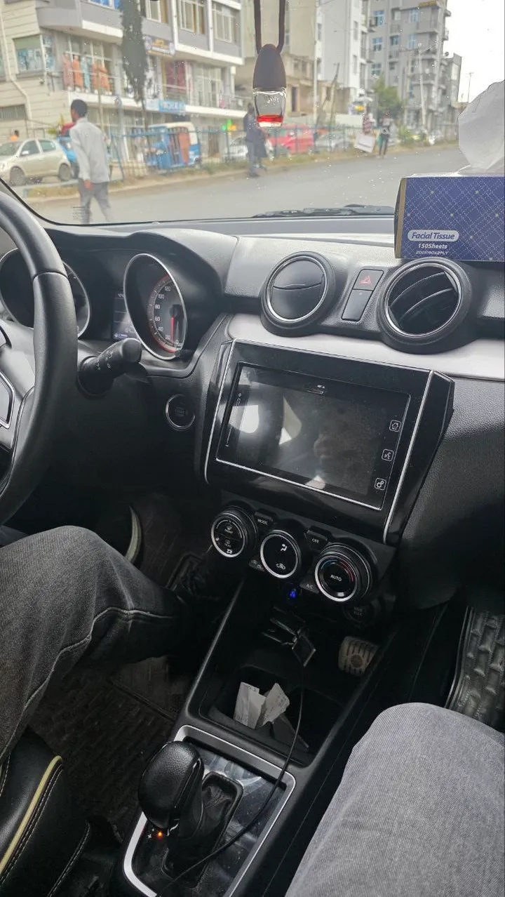 Suzuki Swift 2022 Automatic – photo 3