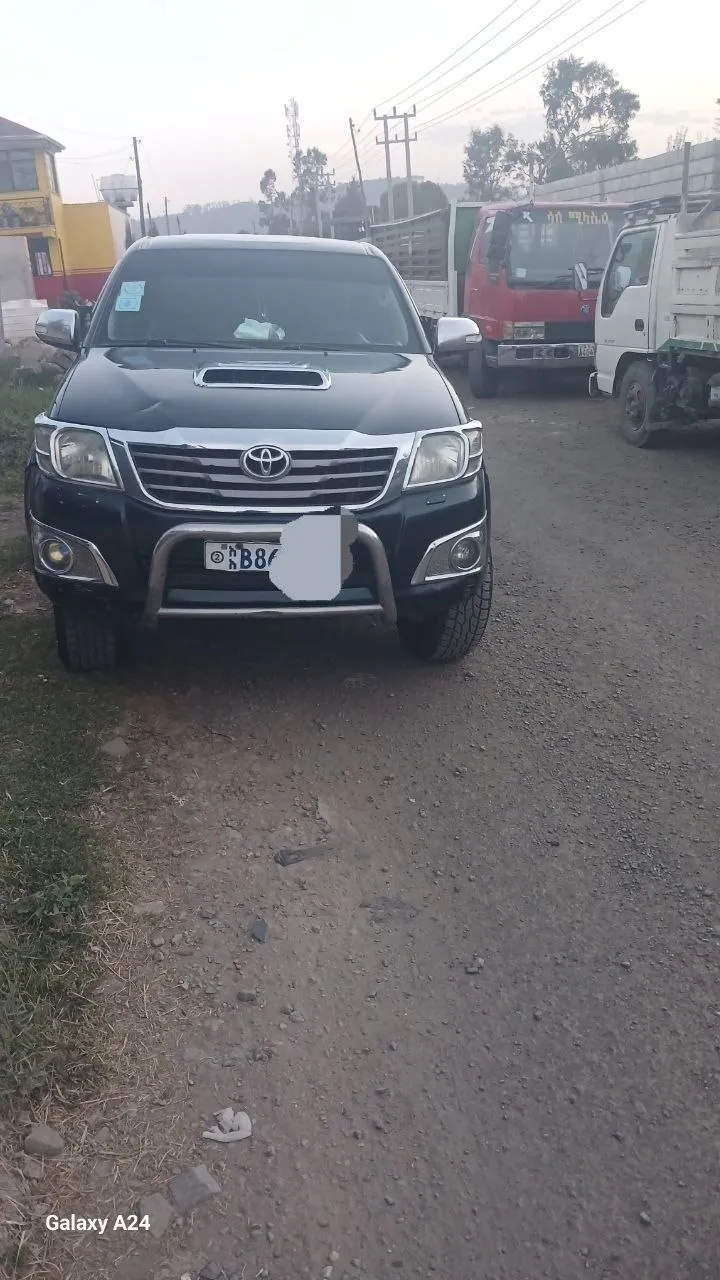 Toyota Hilux King Cab 2012 – photo 3