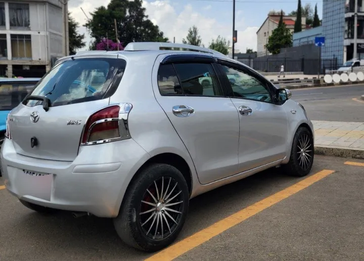 Toyota Yaris Europe 2009 1.0L – photo 7