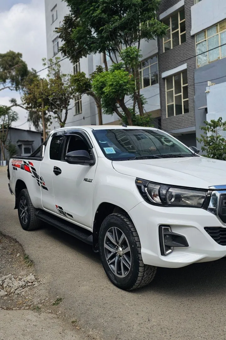 Toyota Revo King Cab 2017 – photo 8