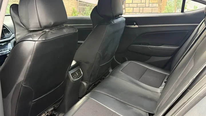 Hyundai Avante 2017 1.6L Automatic – photo 5