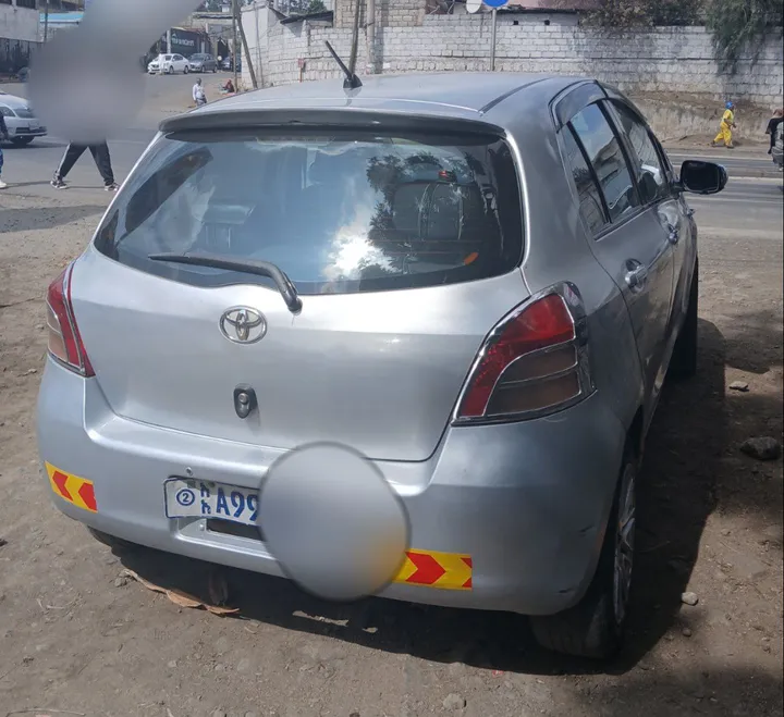 Toyota Yaris Compact 2006 – photo 3