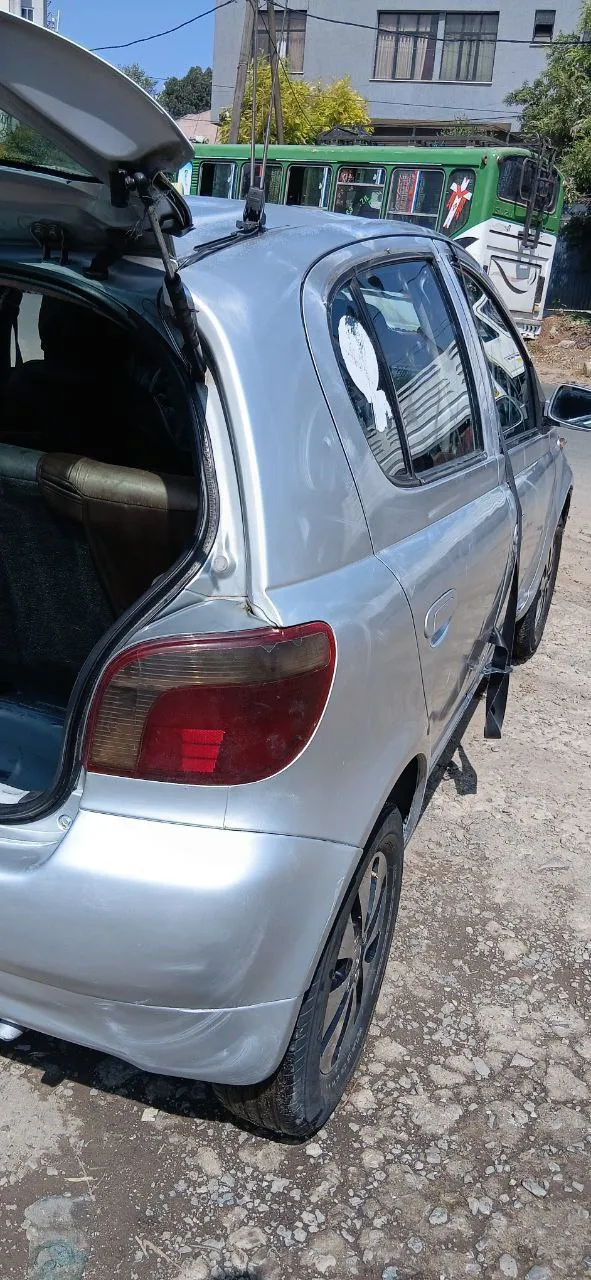 Toyota Vitz 2000 Automatic – photo 3