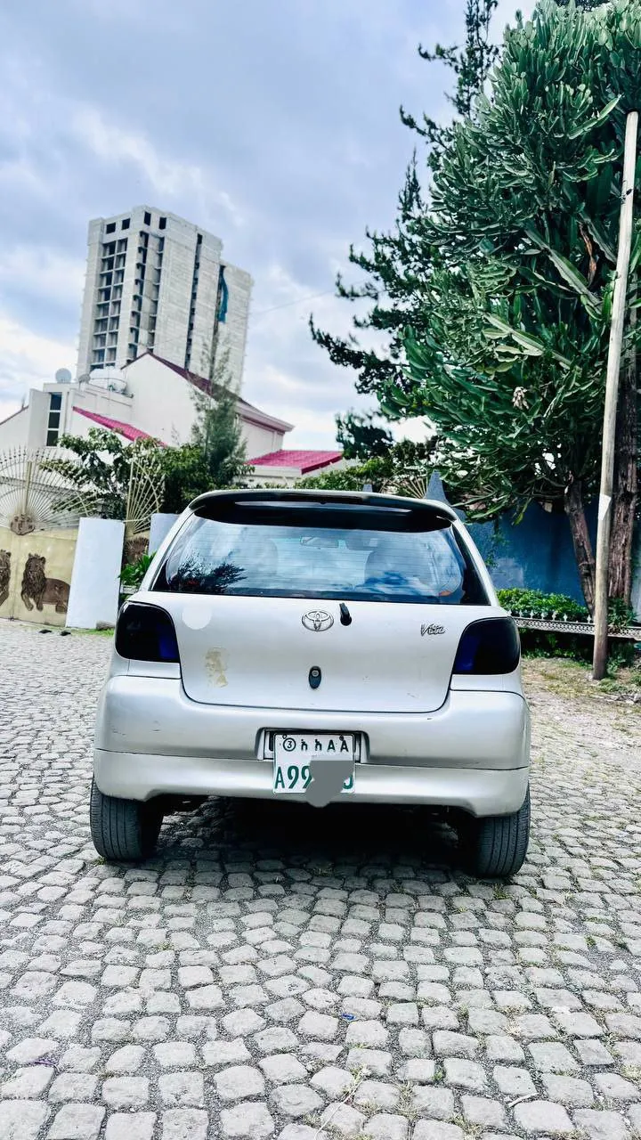Toyota Vitz 2001 Automatic – photo 3