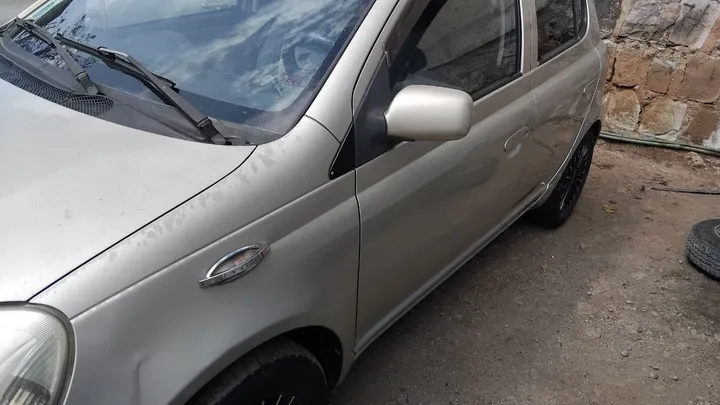 Toyota Vitz 2002 Automatic 1.0L – photo 3