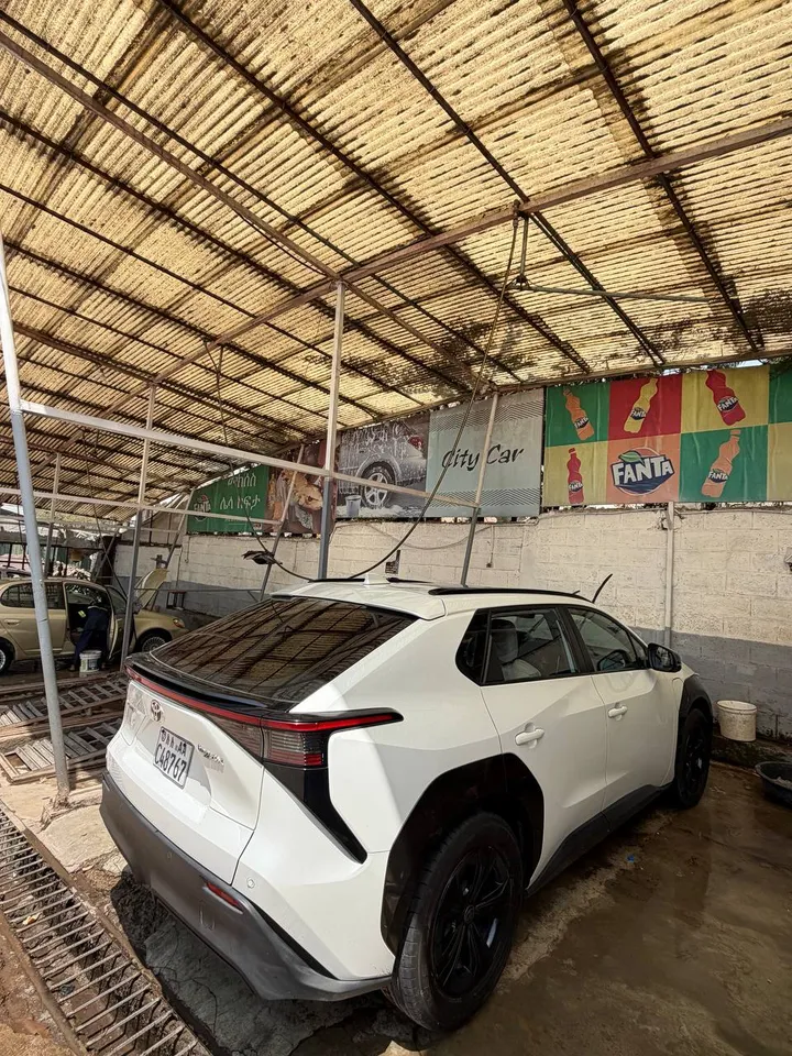 Toyota BZ4X 2023 Electric SUV – photo 5