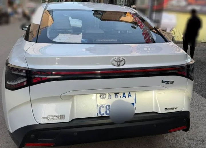 Toyota bZ3 Electric Sedan 2024 – photo 3