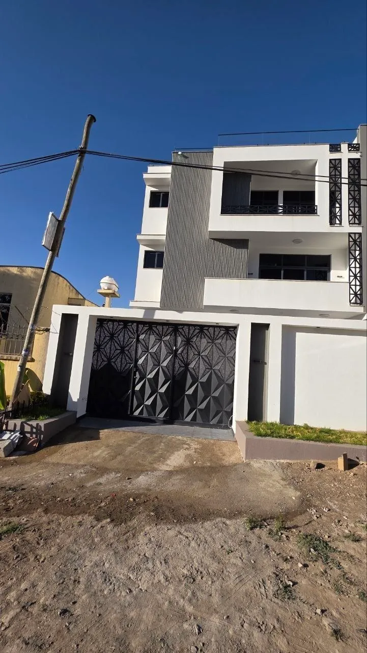 Modern G+2 Terrace House Summit – photo 4