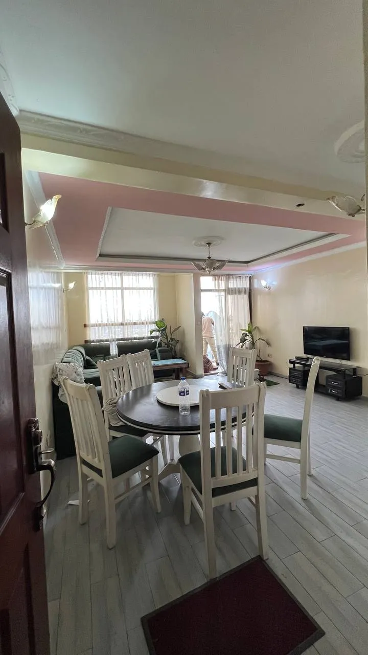 3 Bedroom Apartment in Summit – photo 10