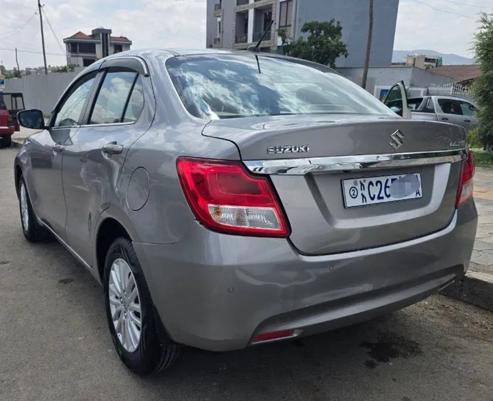 Suzuki Dzire 2022 Automatic – photo 4