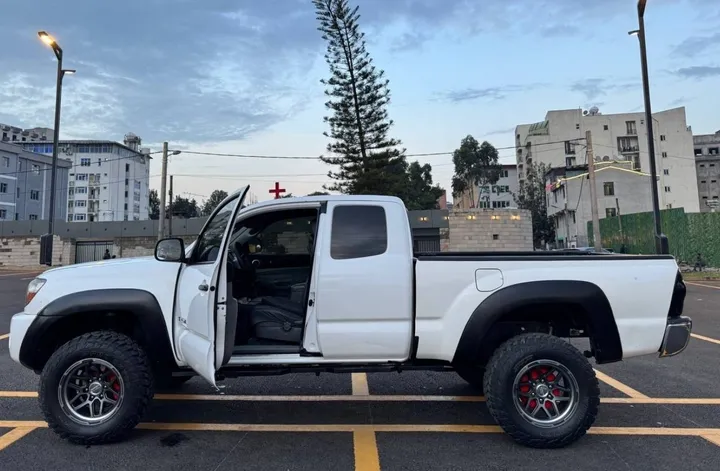 Toyota Tacoma Pickup 2013 – photo 9