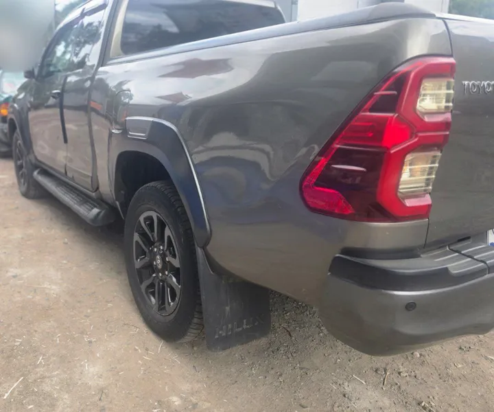Toyota Invincible 2.4L Diesel Pickup – photo 5
