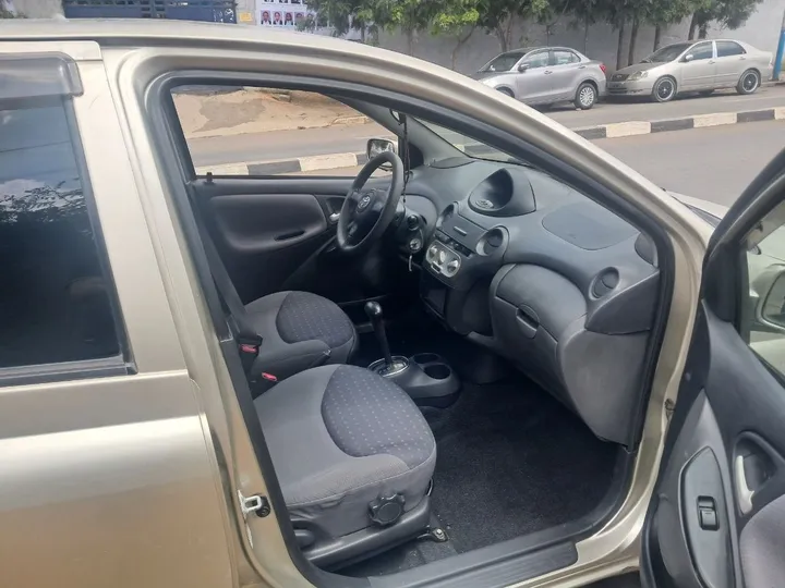 2004 Toyota Vitz Hatchback – photo 9