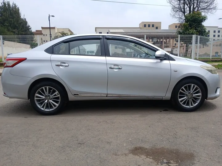 Toyota Yaris Sedan 2015 – photo 3