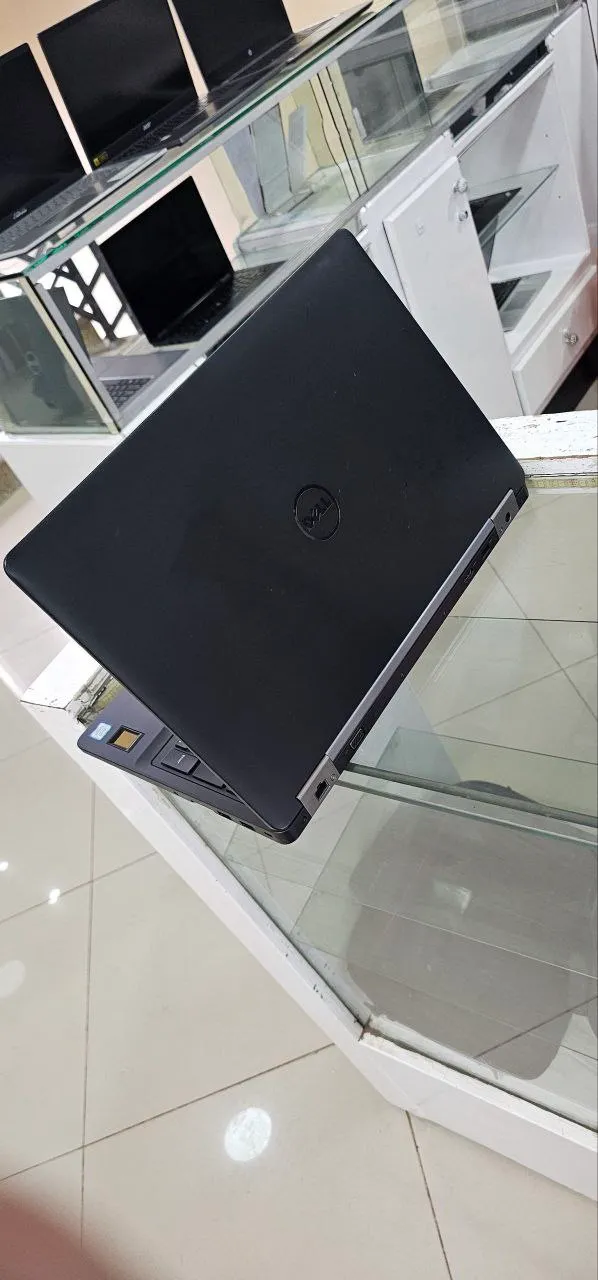 Dell Latitude E5570 i7 Laptop – photo 4