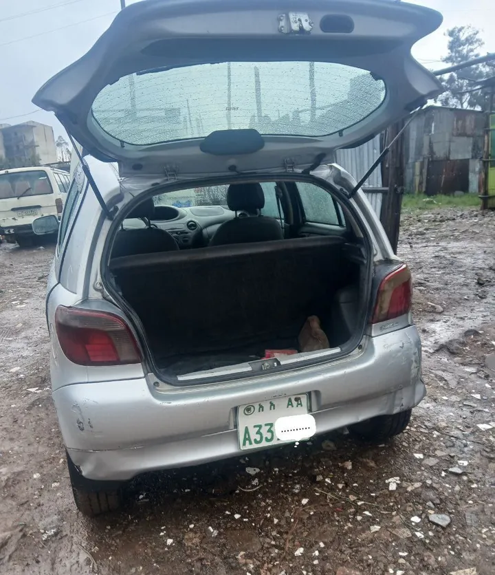 Toyota Vitz 2001 Automatic – photo 3