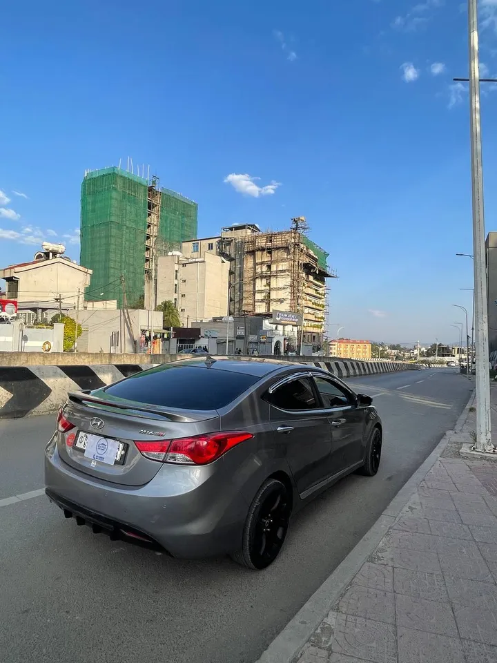 Hyundai Avante 2015 Automatic – photo 3