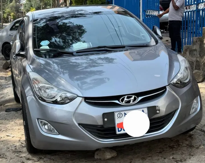 Hyundai Avante 2013 Automatic 1.6L – photo 5