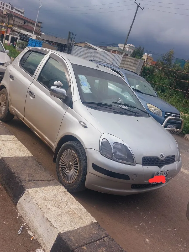 Toyota Vitz 2001 Automatic – photo 3