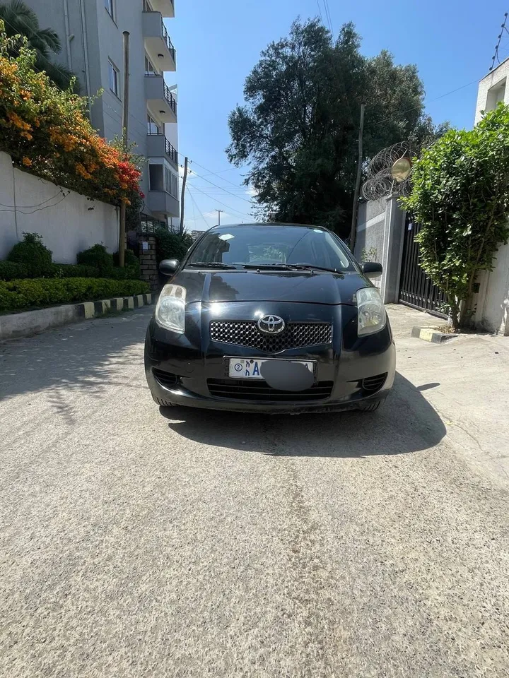 2007 Toyota Yaris Compact Manual – photo 6