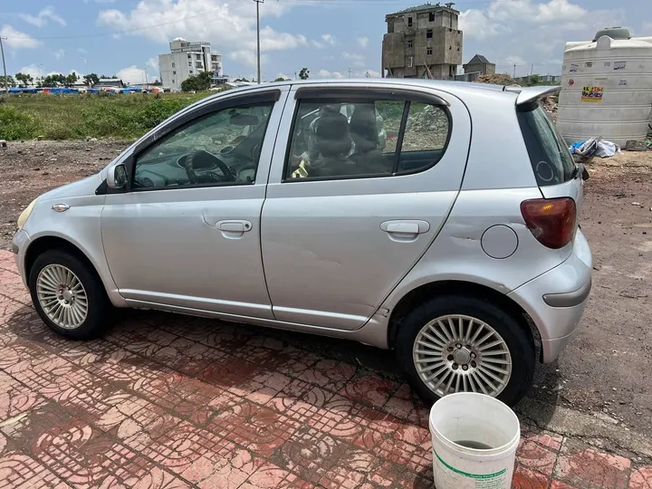 Toyota Vitz 2002 Automatic – photo 3