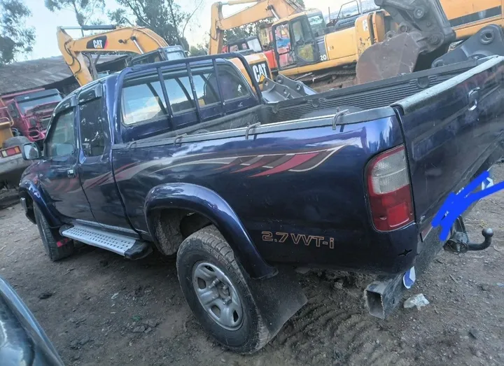 Toyota Hilux Extra-Cab 2004 – photo 3
