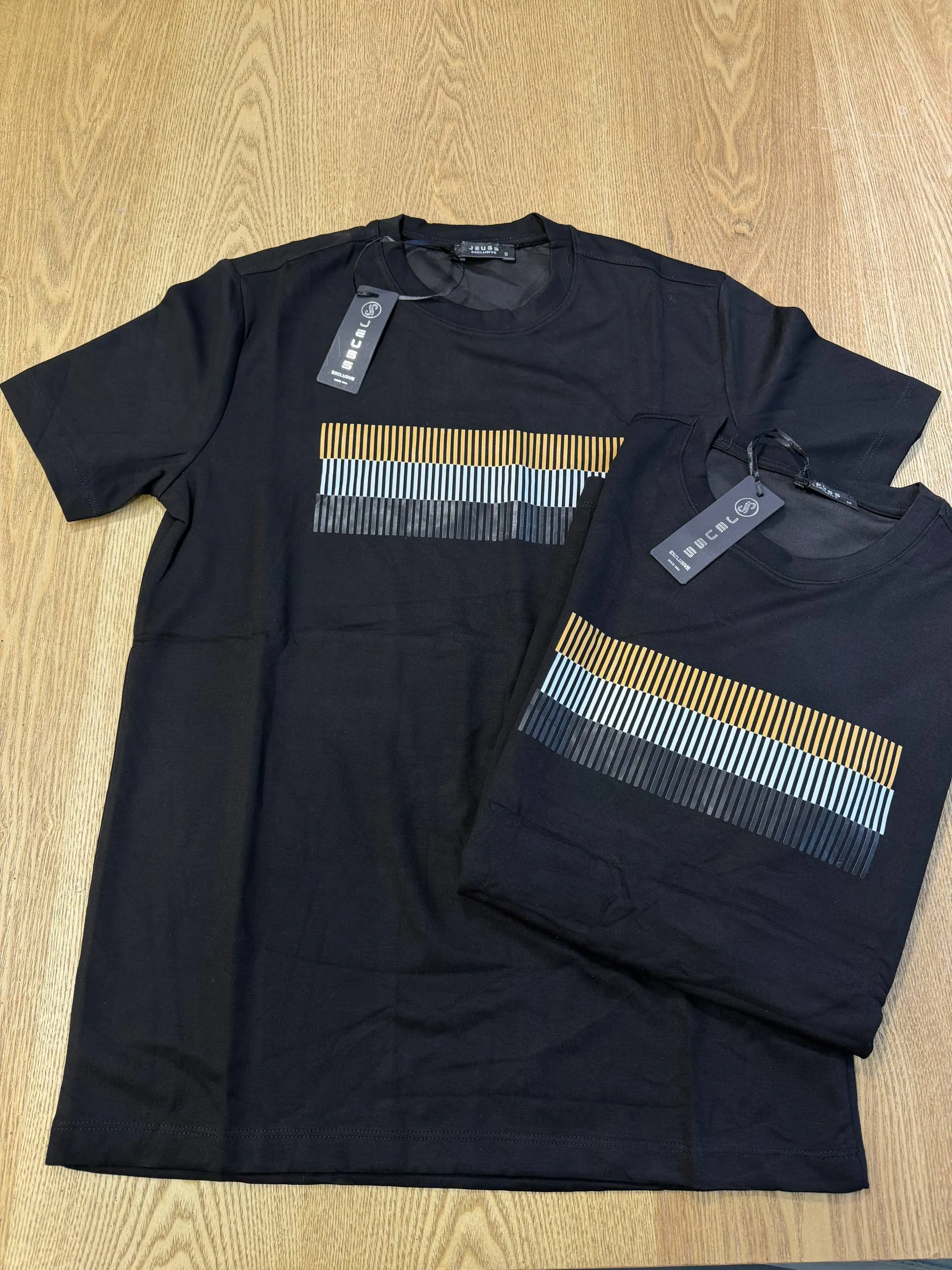 T-shirt Multiple Sizes Available – photo 3