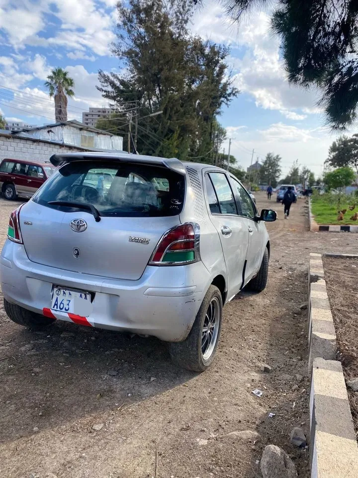Toyota Yaris Compact 2008 – photo 5
