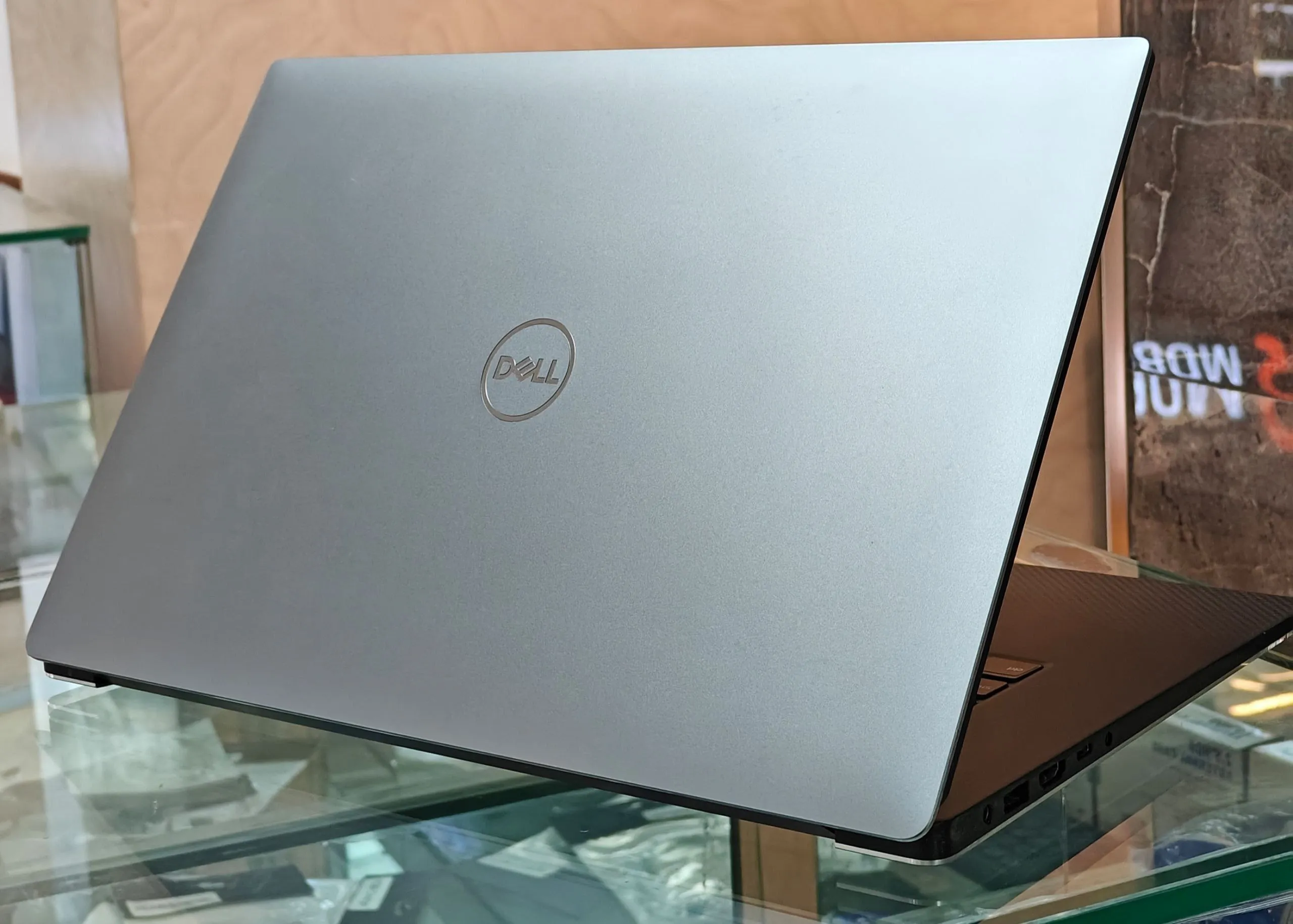 Dell Precision 5540 i7 Laptop – photo 4