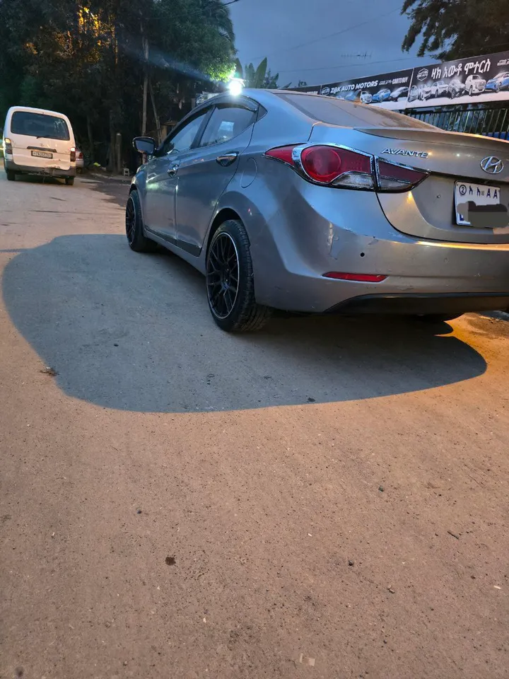 Hyundai Avante 2015 Automatic – photo 4