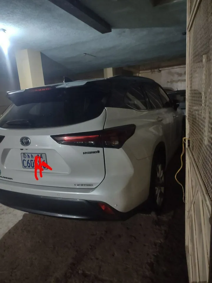 Toyota Highlander Limited 2024 – photo 4