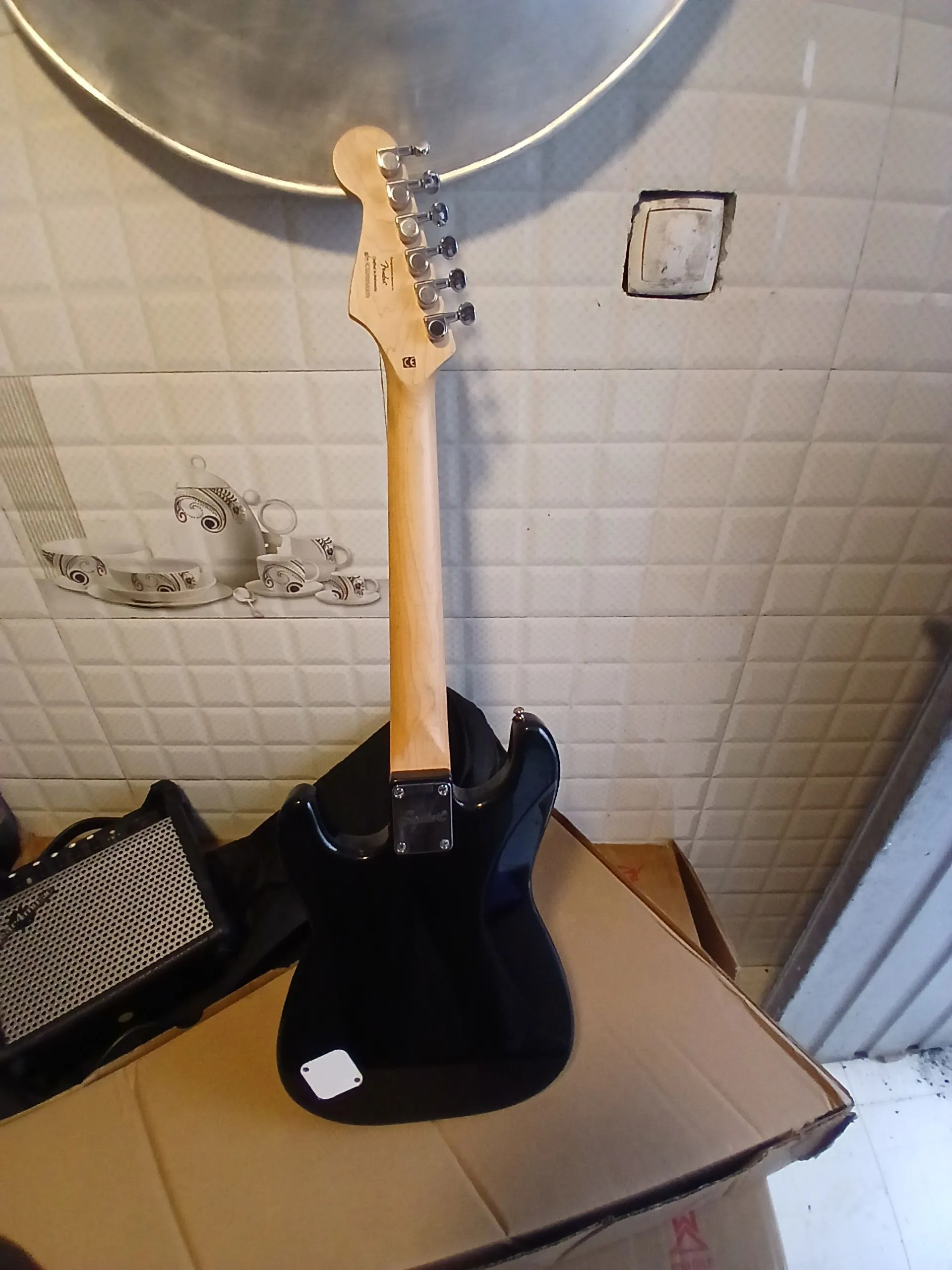 Fender Squier Stratocaster Electric Guitar – photo 3
