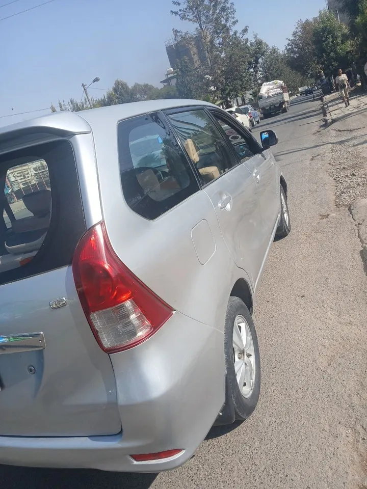 Toyota Avanza 2013 Automatic – photo 4
