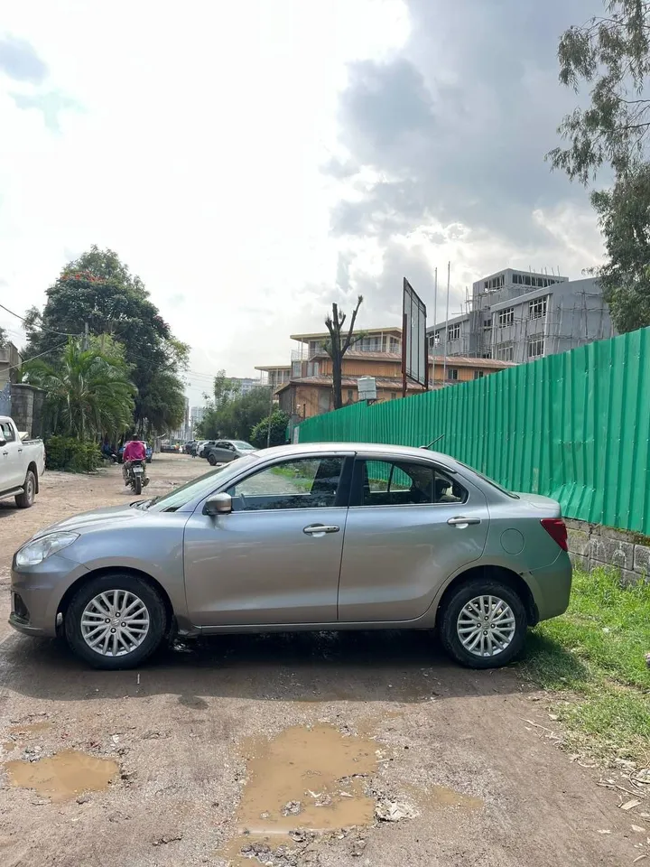 Suzuki Dzire 2022 Automatic – photo 7