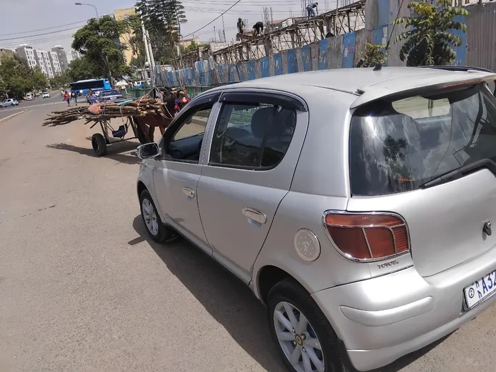 Toyota Vitz 2005 Manual Hatchback – photo 4