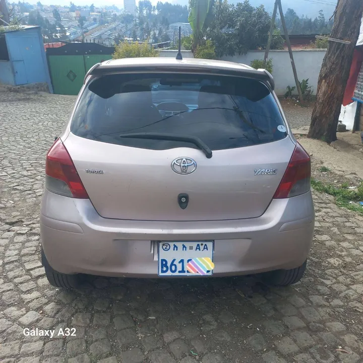 Toyota Yaris Compact 2010 Automatic – photo 6