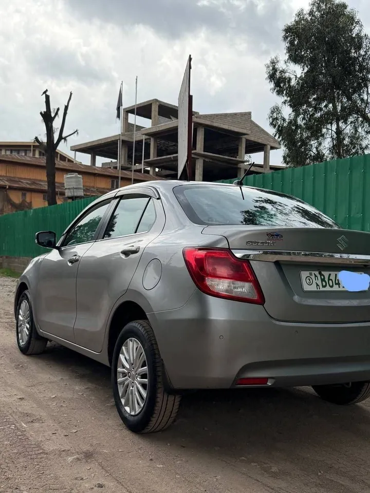 Suzuki Dzire 2022 Automatic – photo 4
