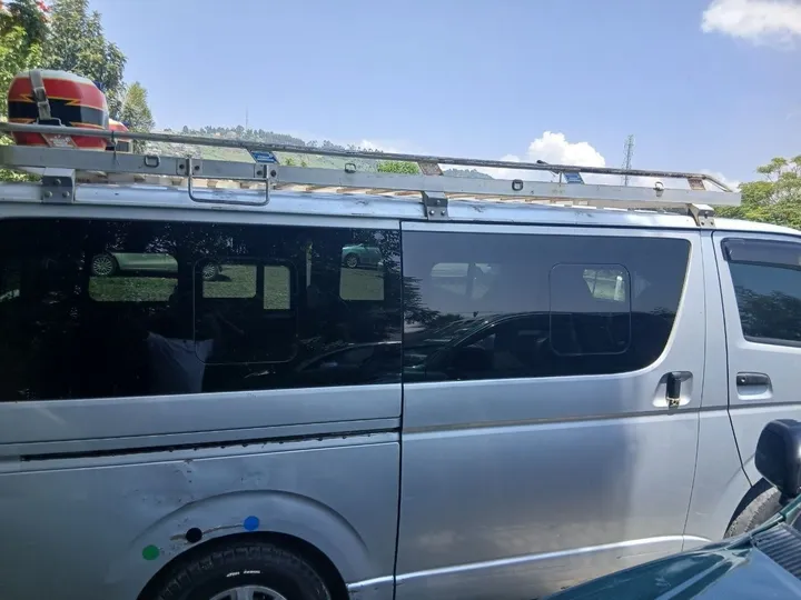 Toyota Hiace Van 2007 – photo 3
