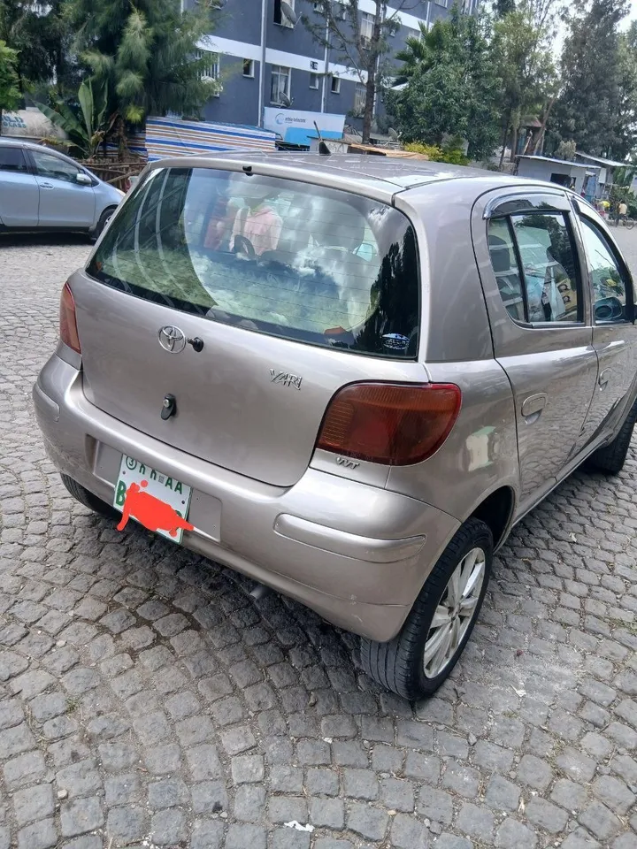 Toyota Vitz Yaris 2003 – photo 4