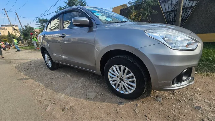 Suzuki Dzire 2022 Automatic – photo 5