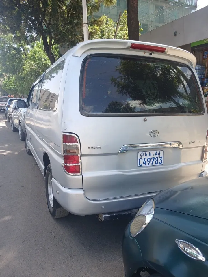 Toyota Hiace Dolphin 2009 Diesel – photo 5
