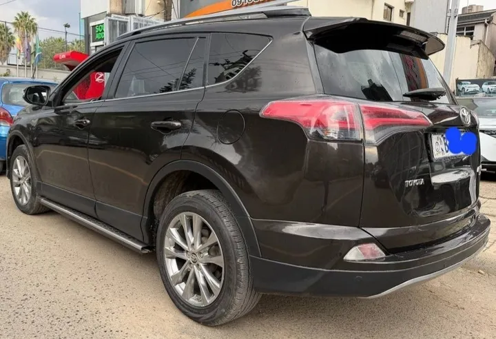 Toyota RAV4 2018 2.0L Automatic – photo 3