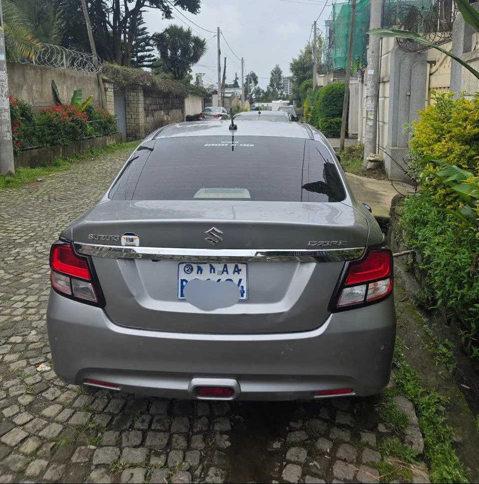 Suzuki Dzire 2021 Automatic – photo 3