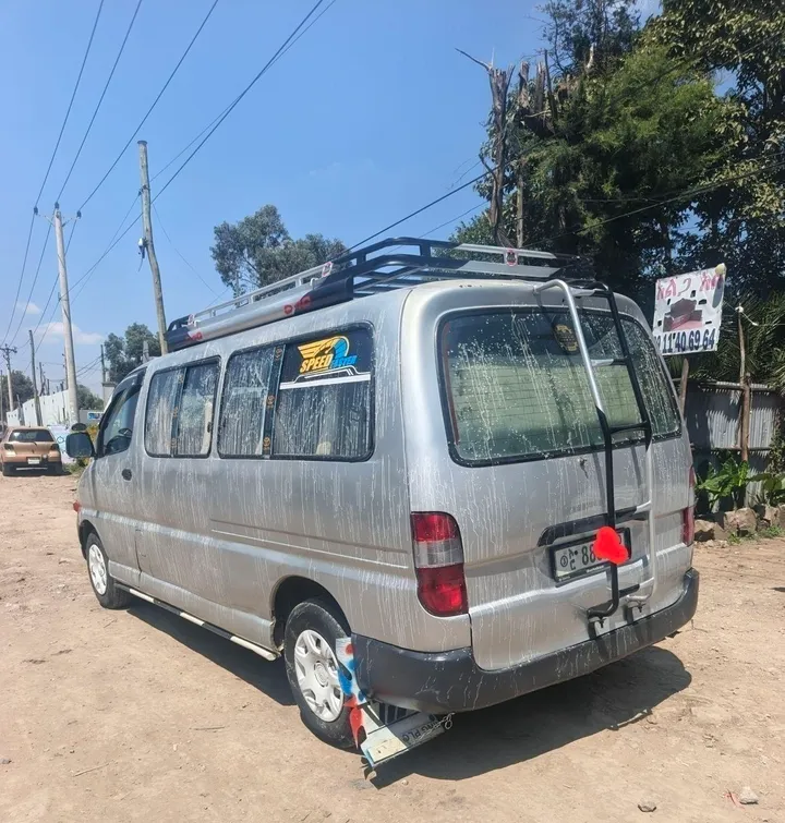 Toyota Hiace Van 2001 Manual – photo 4
