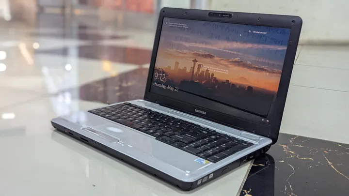 Toshiba 15.6 Inch 4GB 160GB Laptop – photo 3