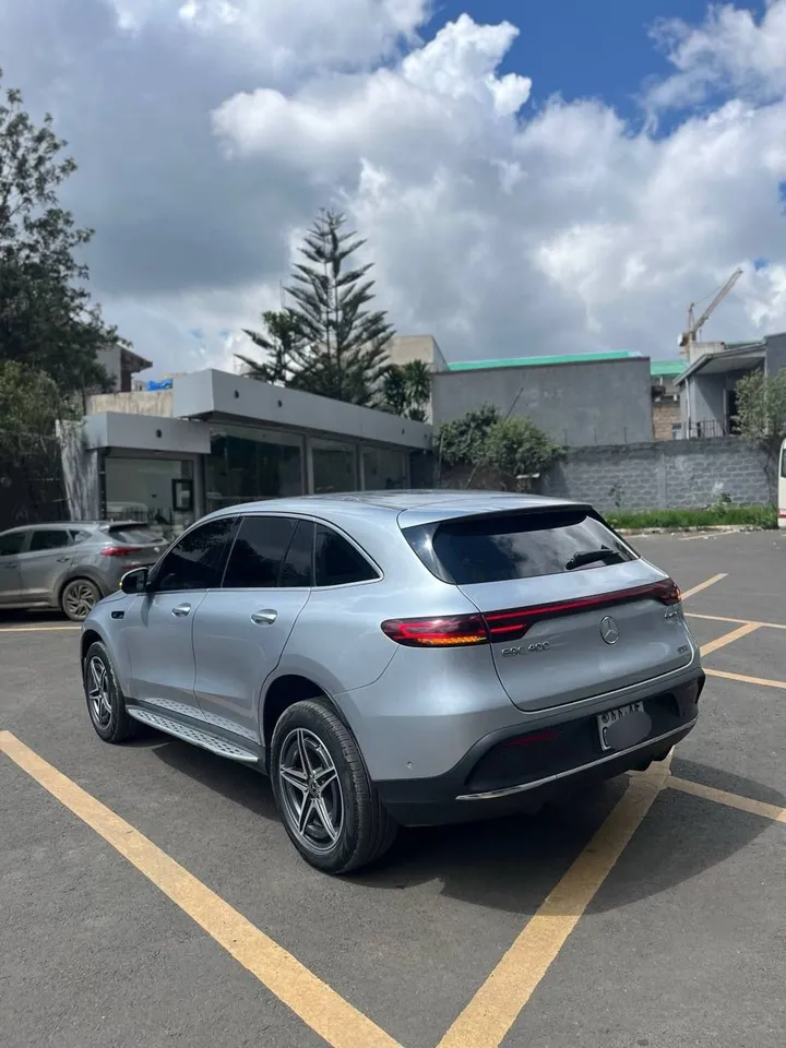 Mercedes-Benz EQC 400 4Matic EV – photo 8